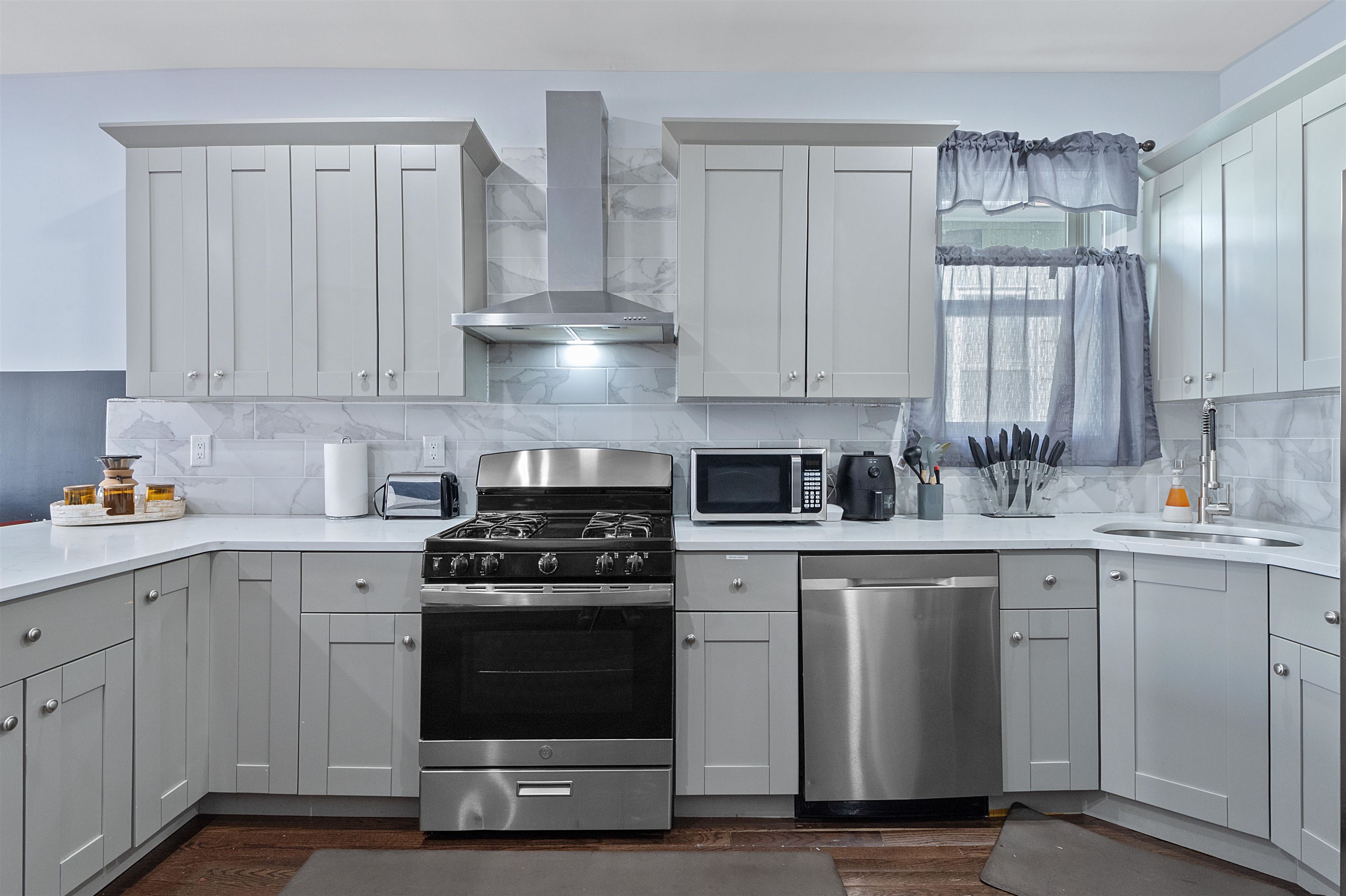 84 West 3rd St Property Photo 18