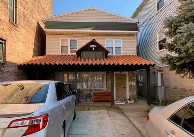 30 EMERSON AVE 2F Property Photo 1
