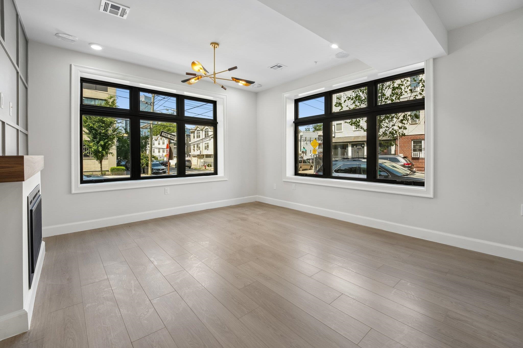 158 OAKLAND AVE 1A Property Photo 1