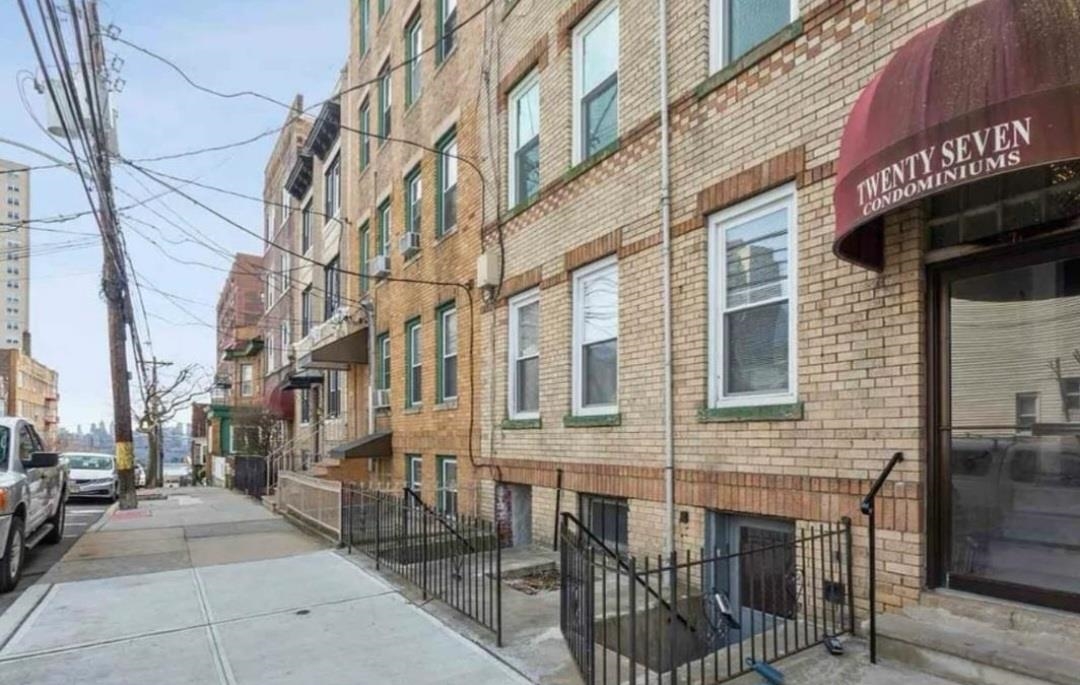 27 66TH ST 3 Property Photo 1