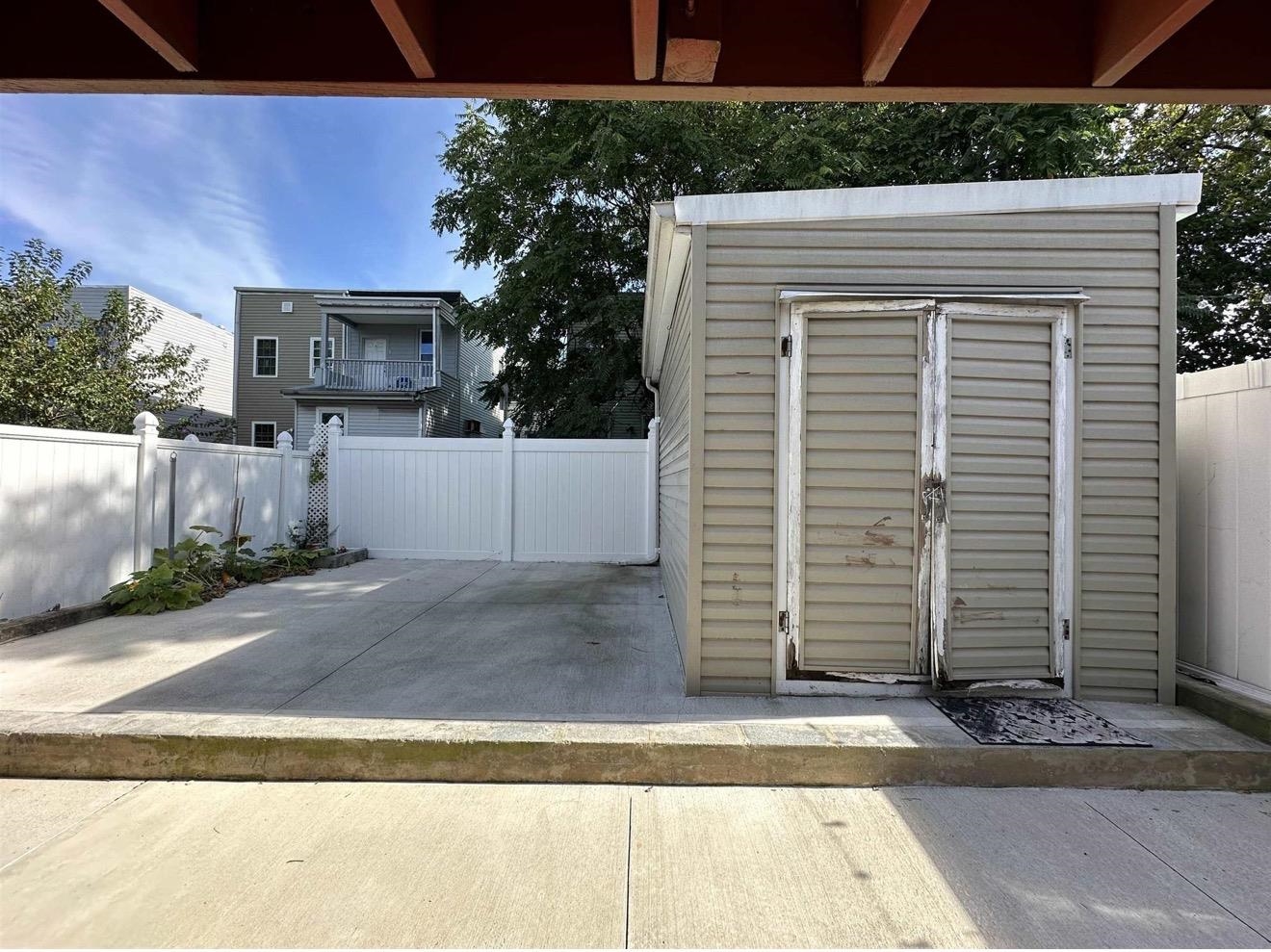 374 Cator Ave 1 Property Photo 11