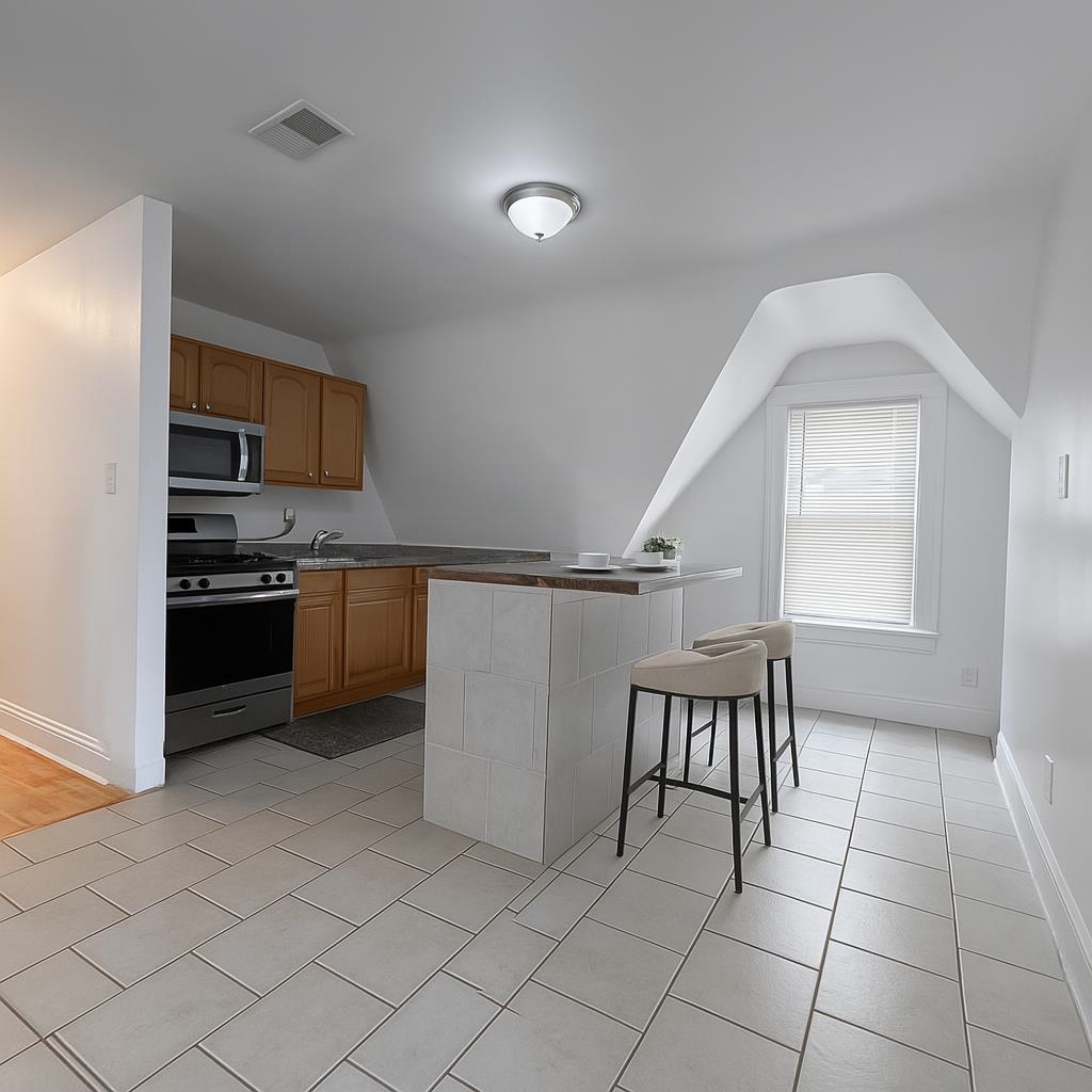 306 Arlington Ave 3 Property Photo 2