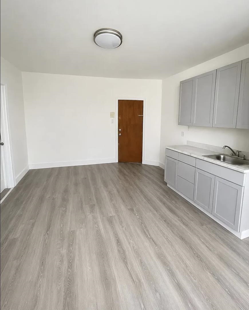 188 Avenue F 6 Property Photo 4