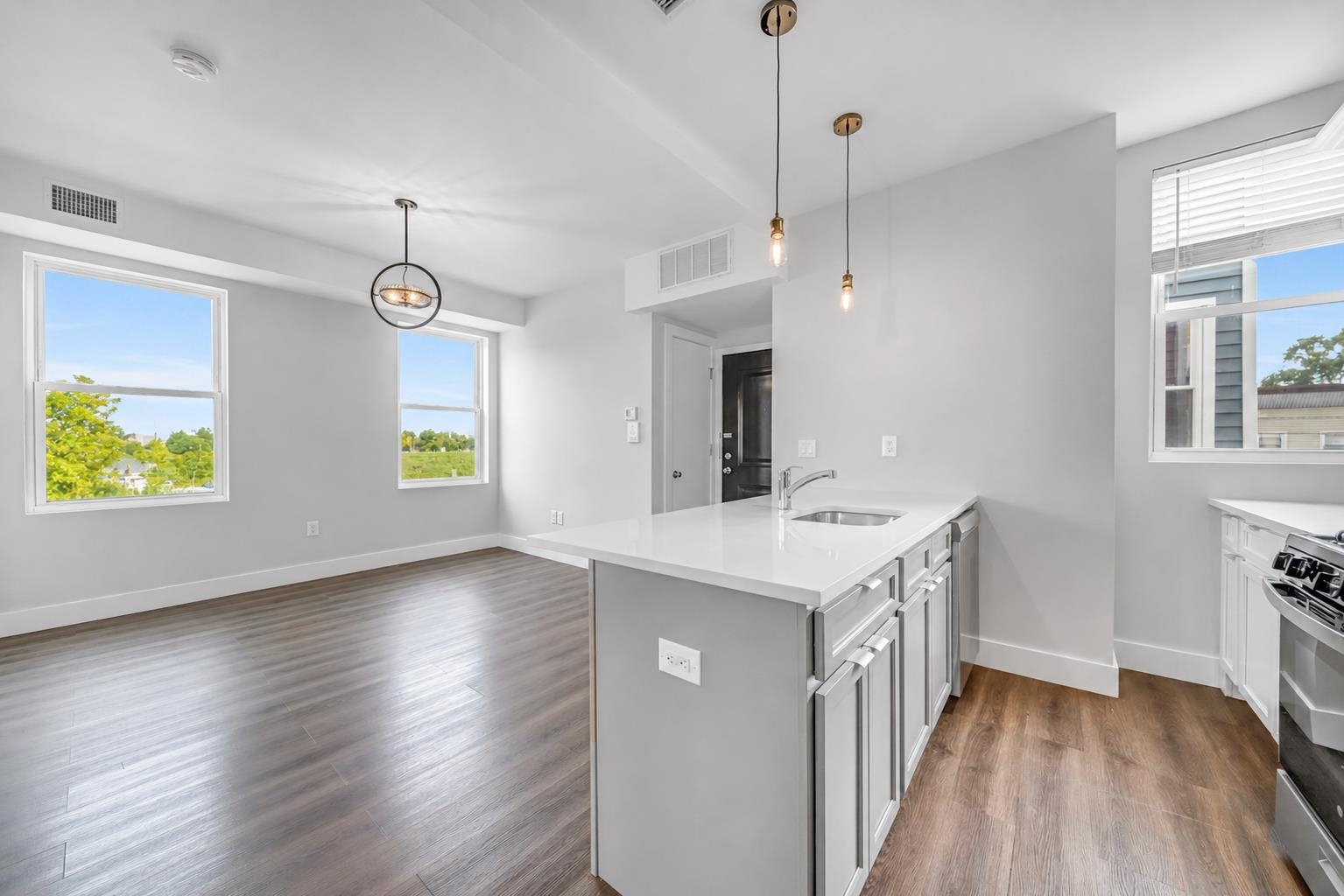 91 East 21st St 5 Property Photo 1