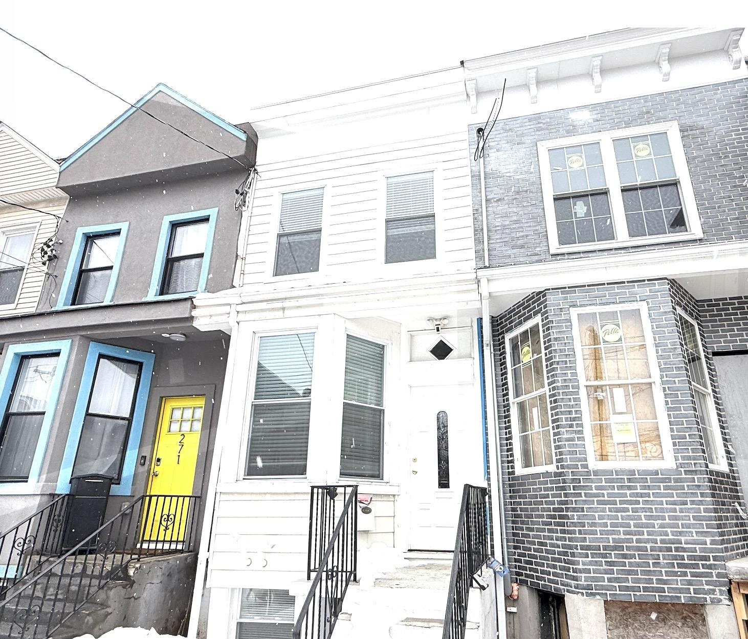 273 Forrest St Property Photo 1