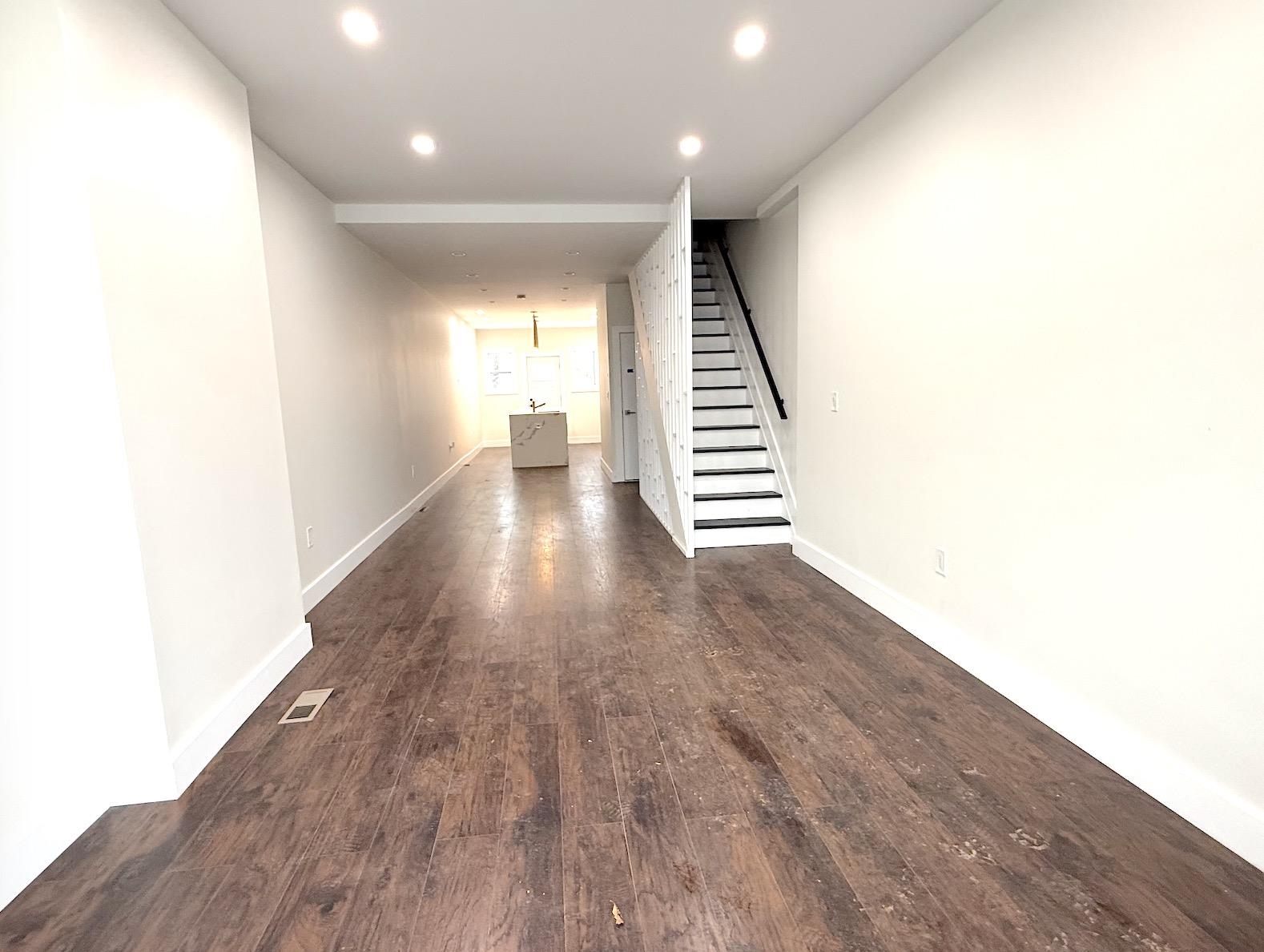 273 Forrest St Property Photo 4