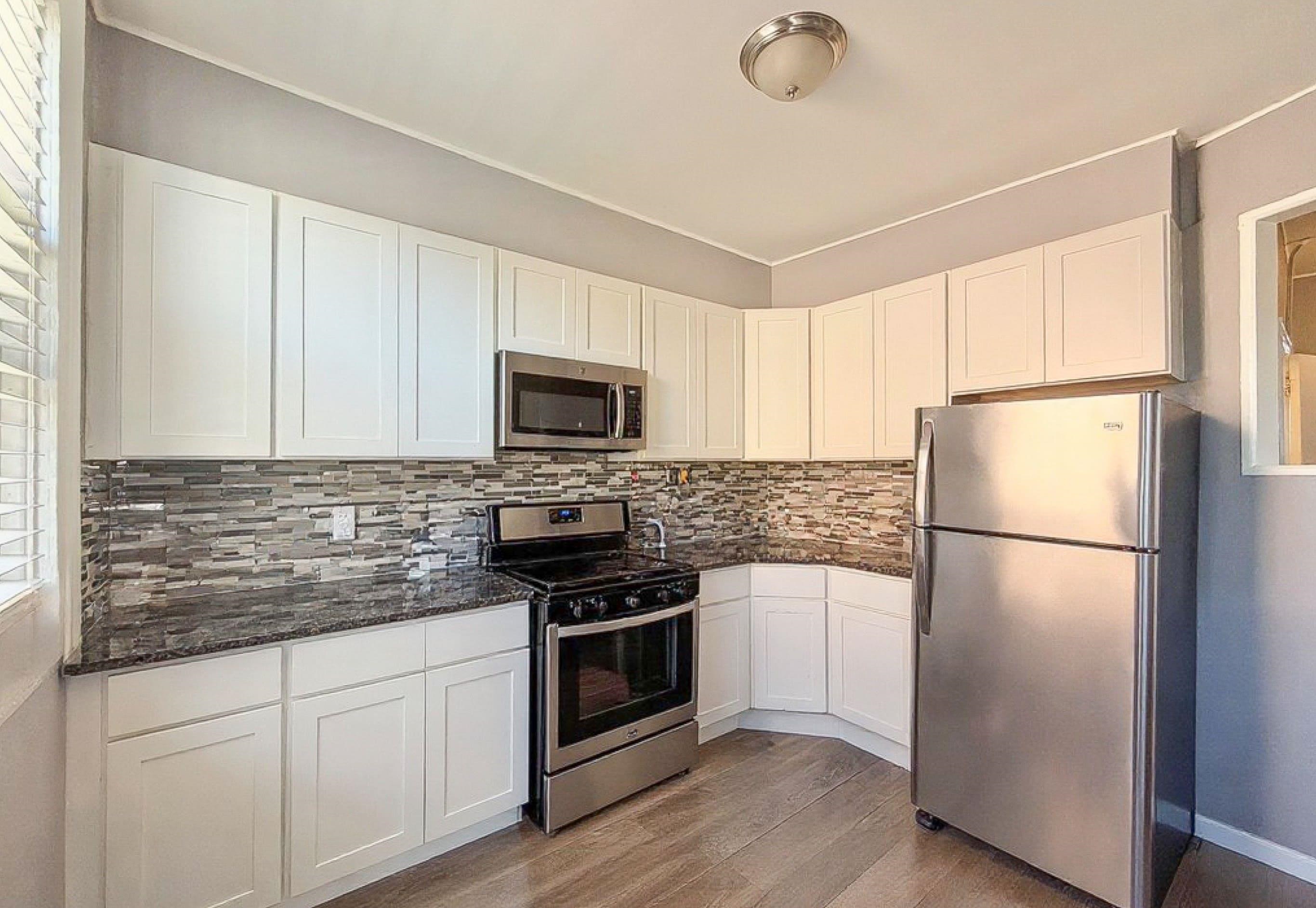1000 Willow Ave 3 Property Photo 1