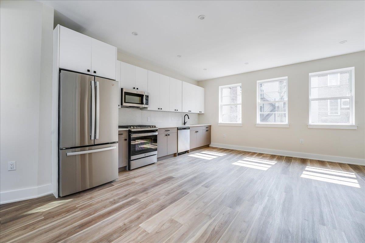 237 WASHINGTON ST 205 Property Photo 1