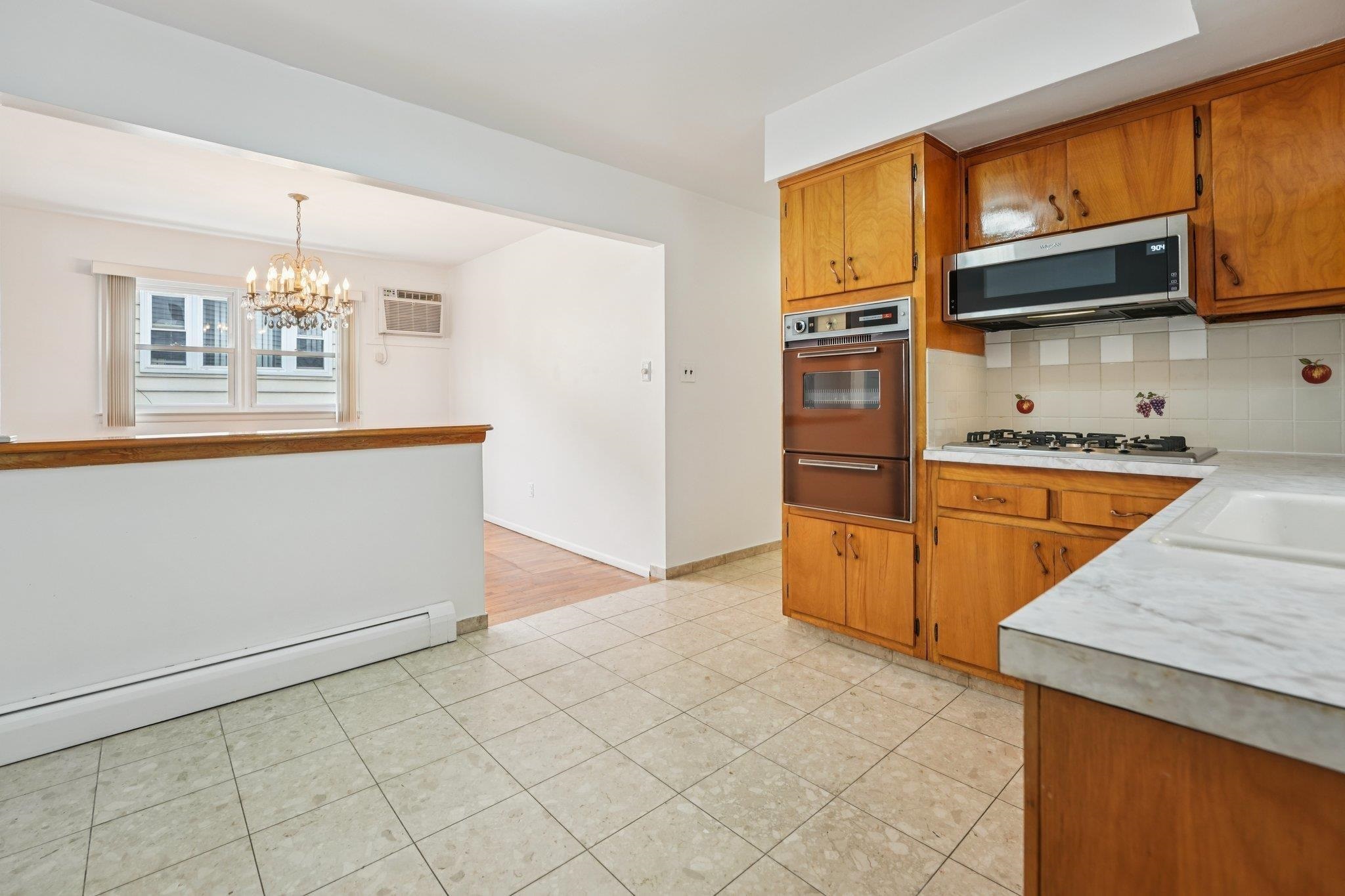 529 38th St #2 Property Photo 10