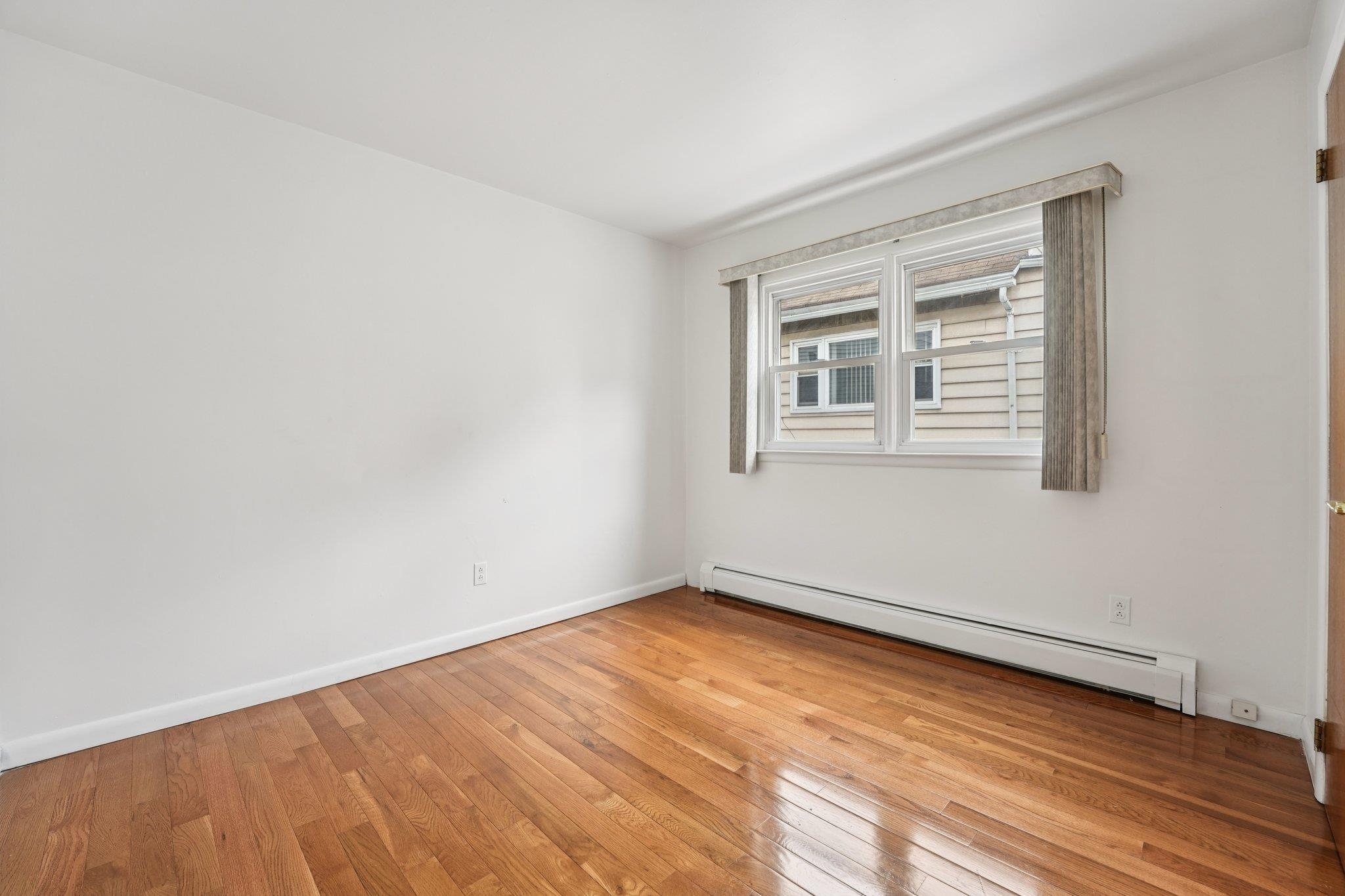529 38th St #2 Property Photo 12