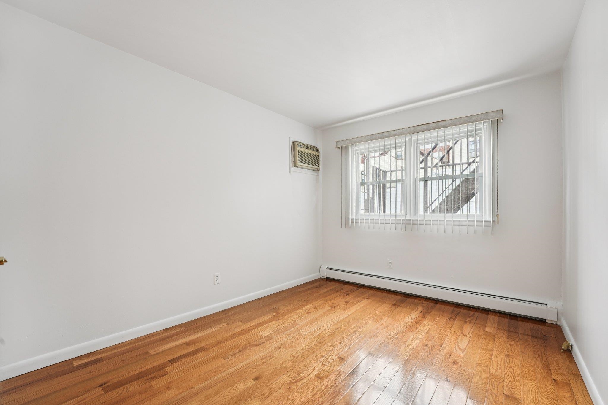 529 38th St #2 Property Photo 14
