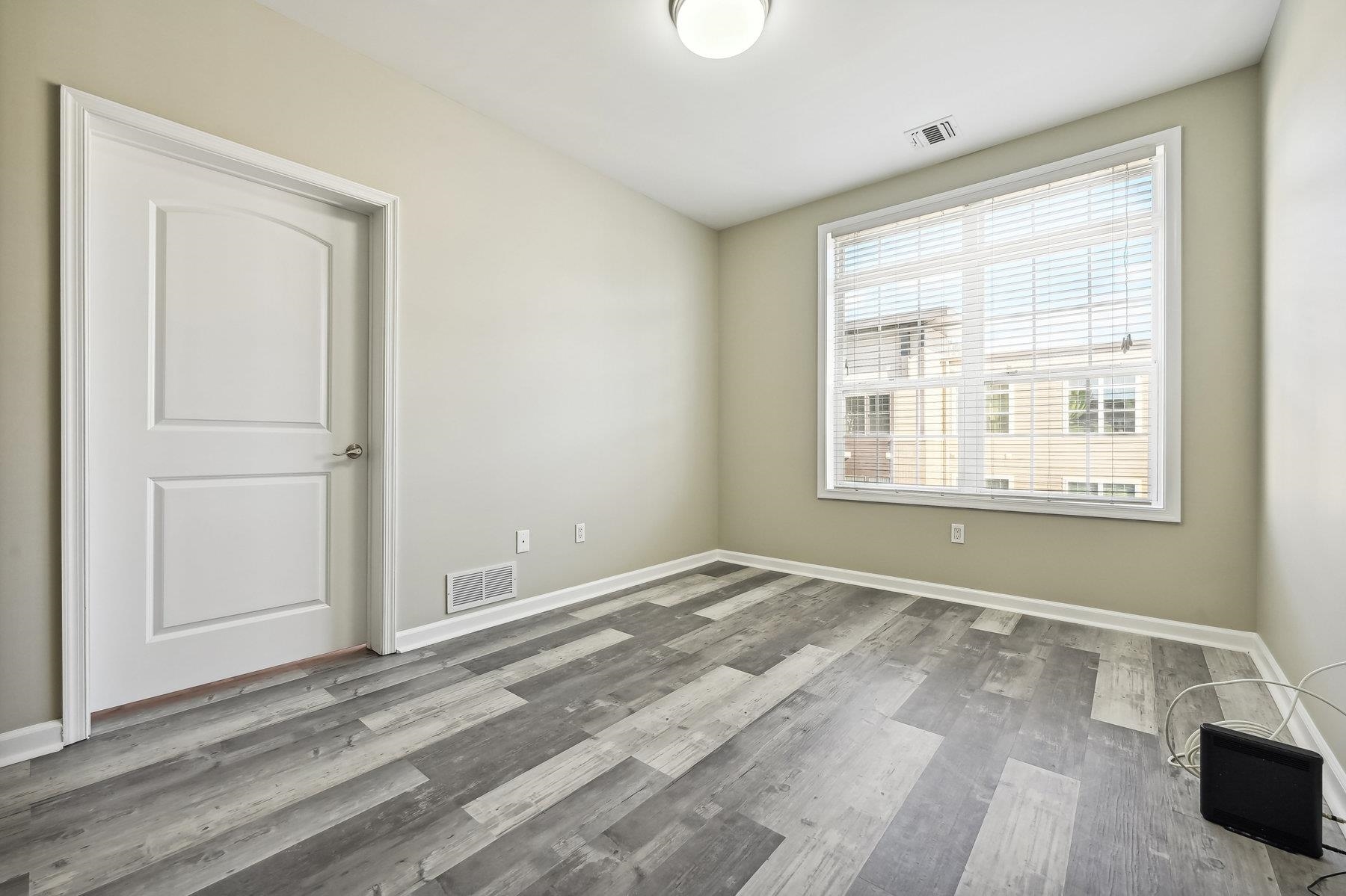 5808 Washington St 507 Property Photo 6