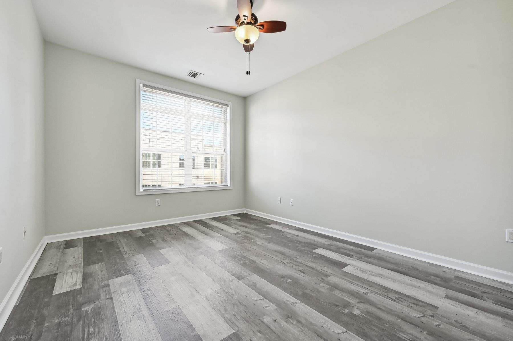5808 Washington St 507 Property Photo 9