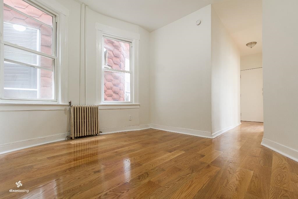 49 Warner Ave Property Photo 4