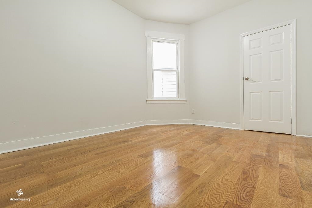 49 Warner Ave Property Photo 6