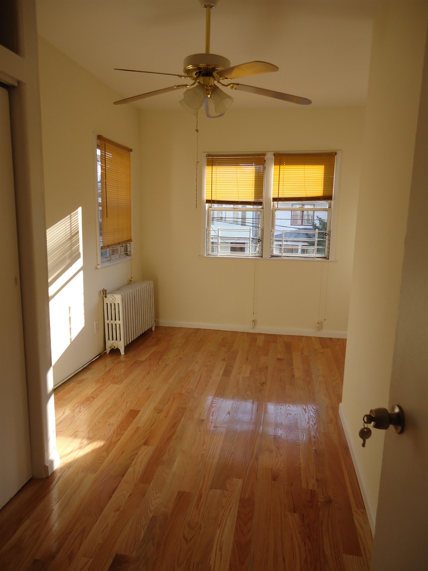 49 Warner Ave Property Photo 11
