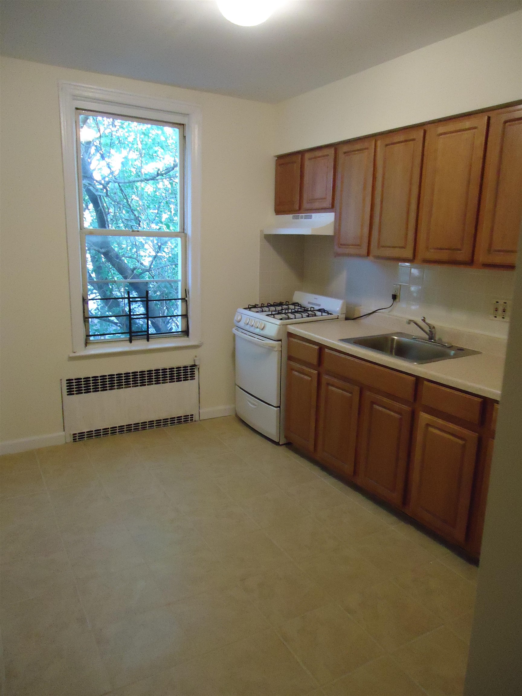 49 Warner Ave Property Photo 13