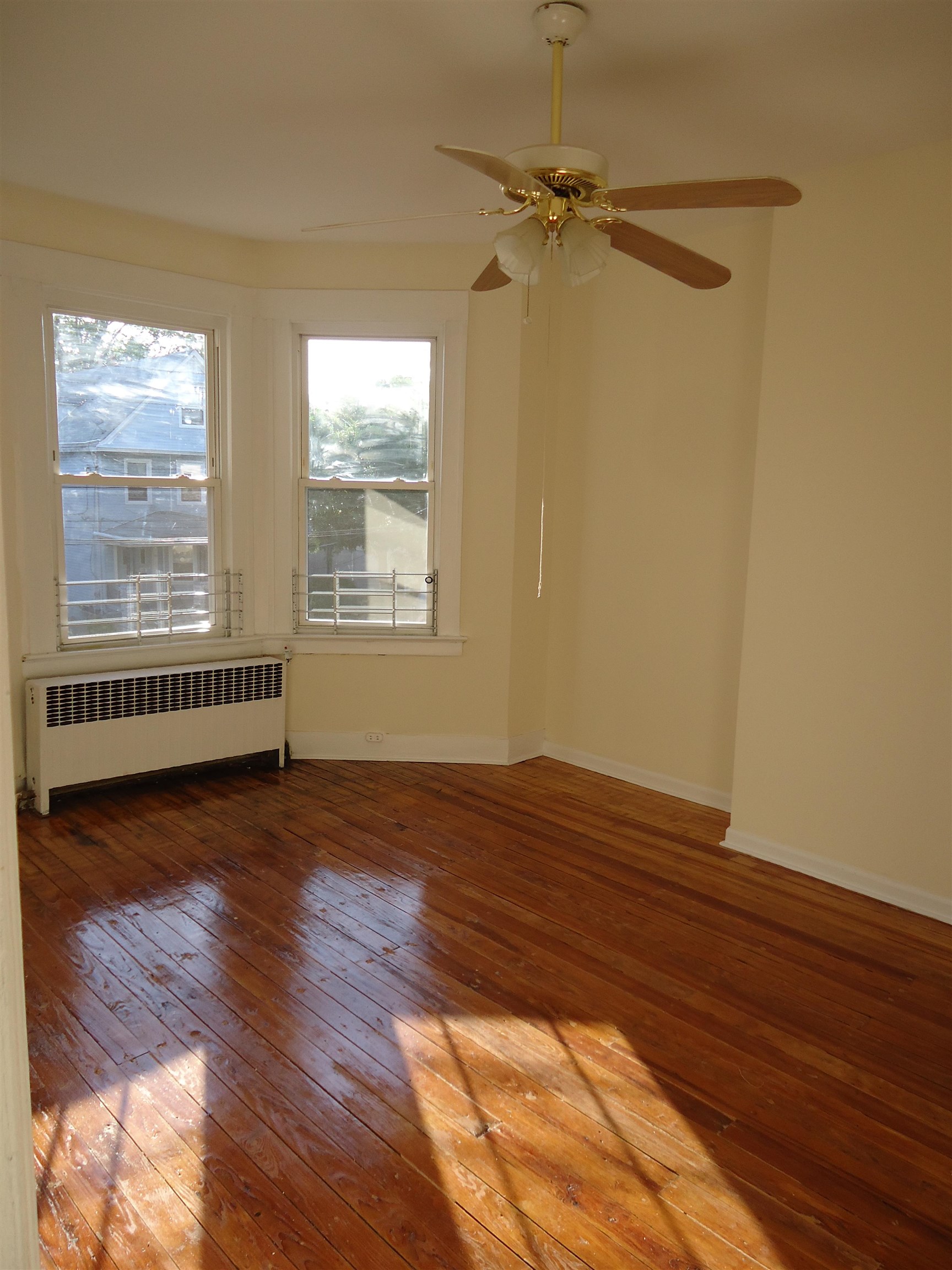 49 Warner Ave Property Photo 16