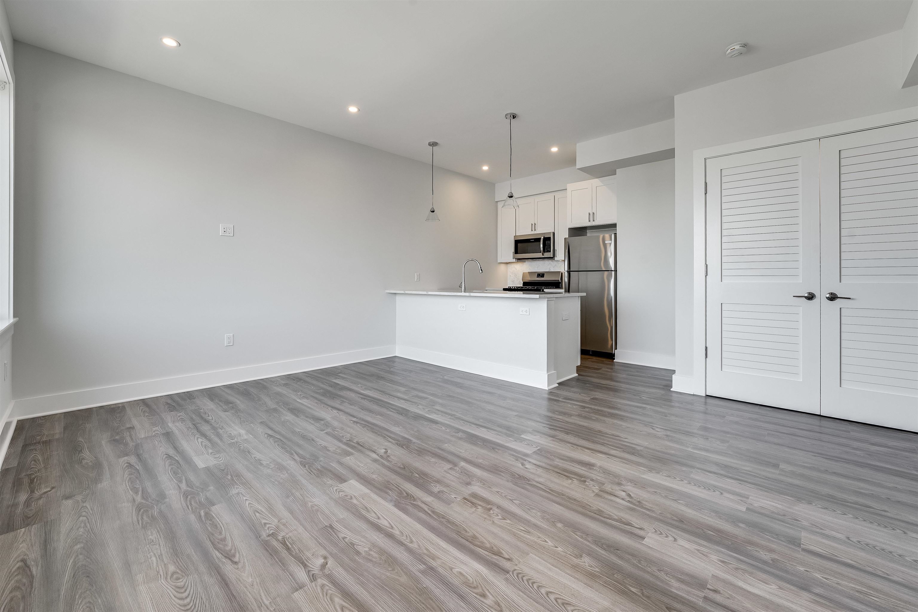 658 Grand St 201 Property Photo 3