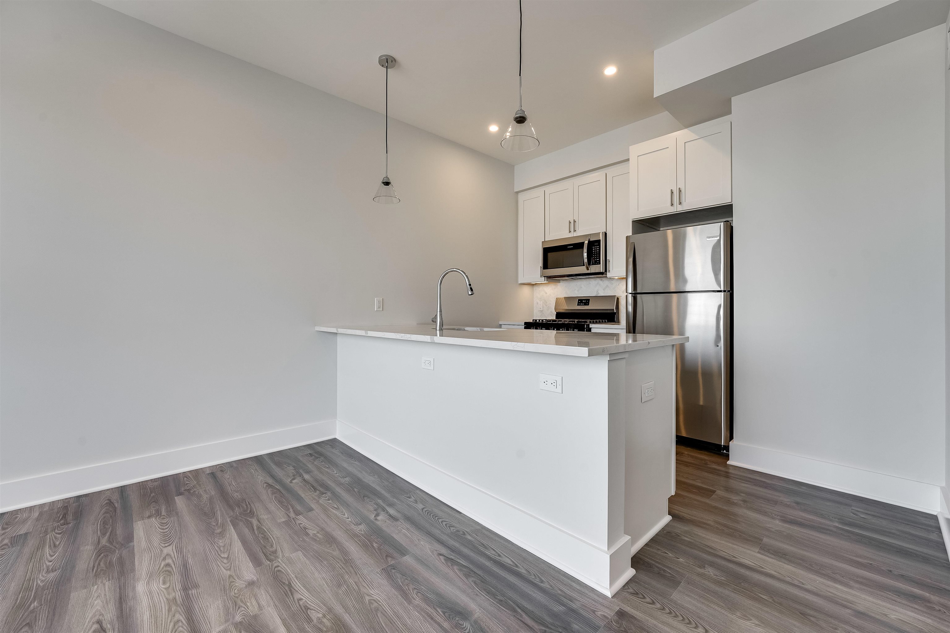 658 Grand St 201 Property Photo 4