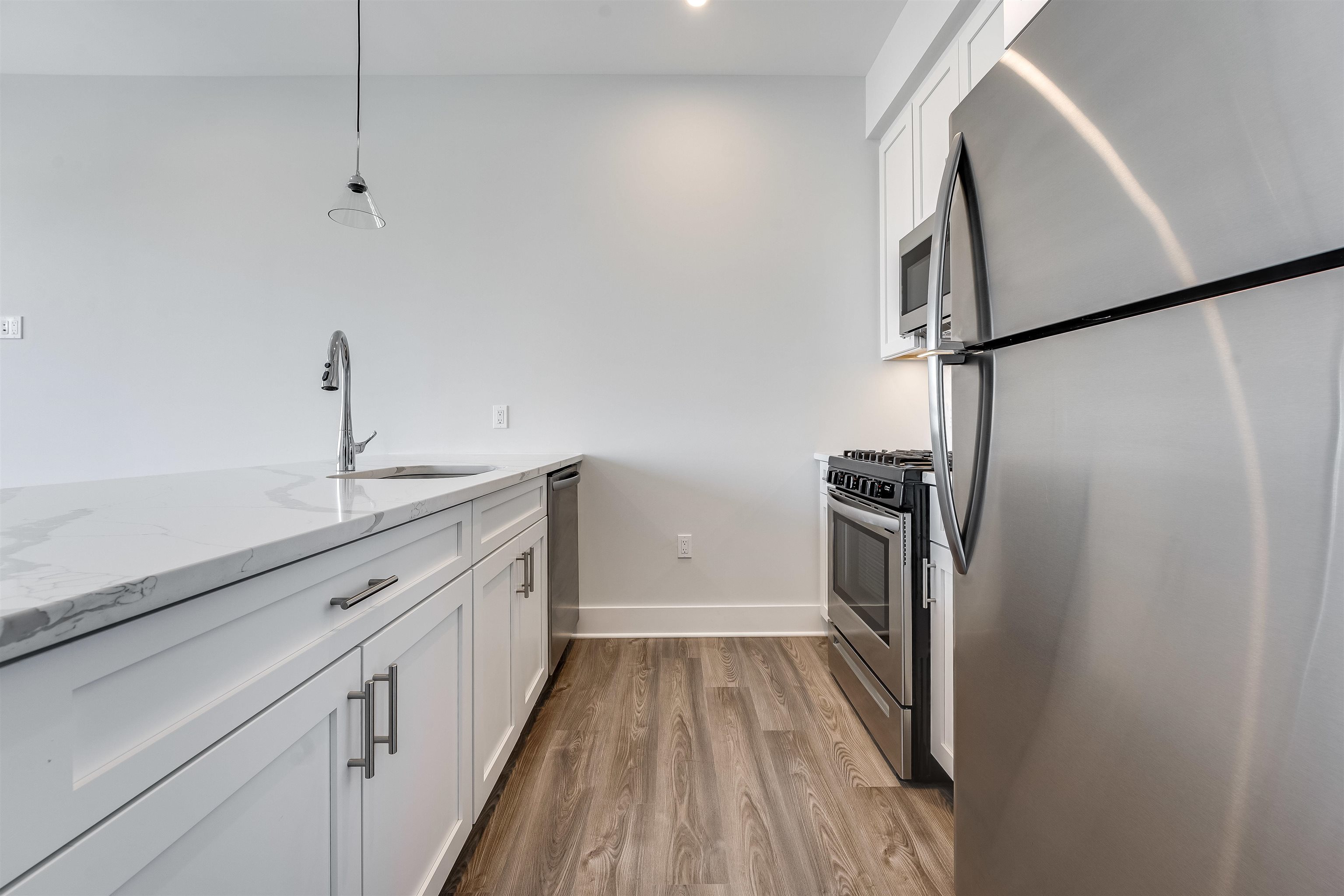 658 Grand St 201 Property Photo 5