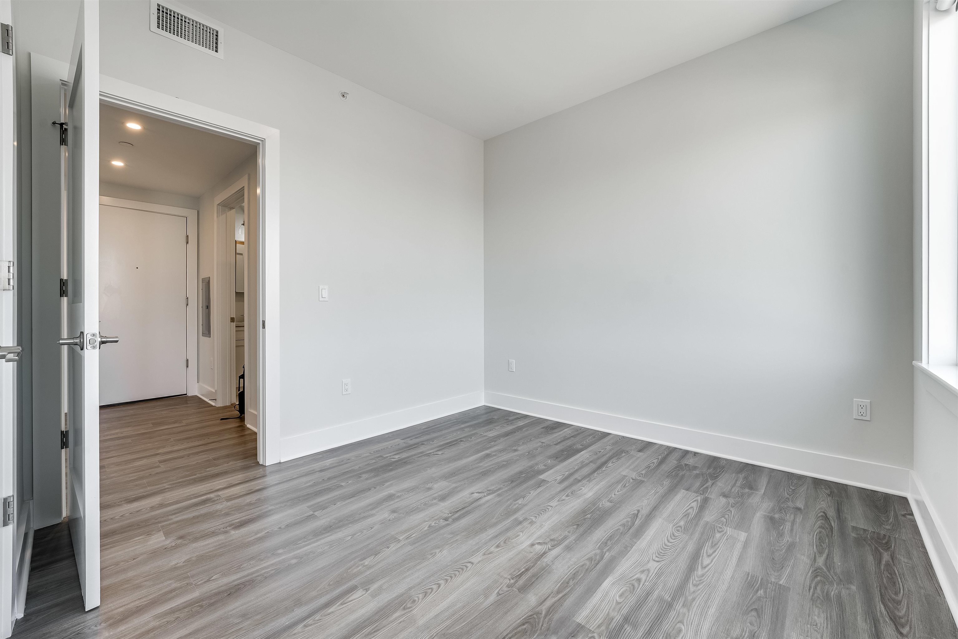 658 Grand St 201 Property Photo 8