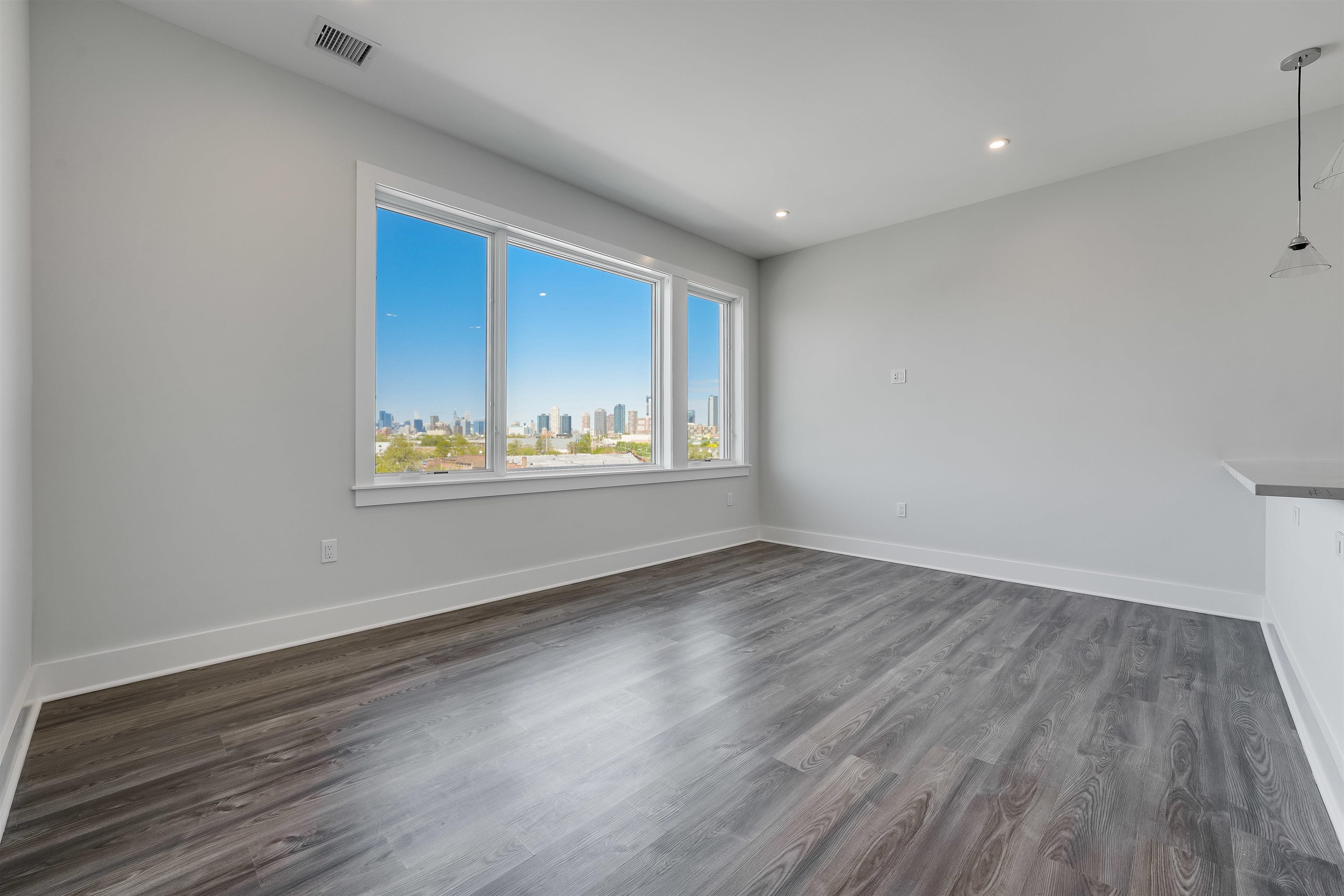 658 Grand St 201 Property Photo 10