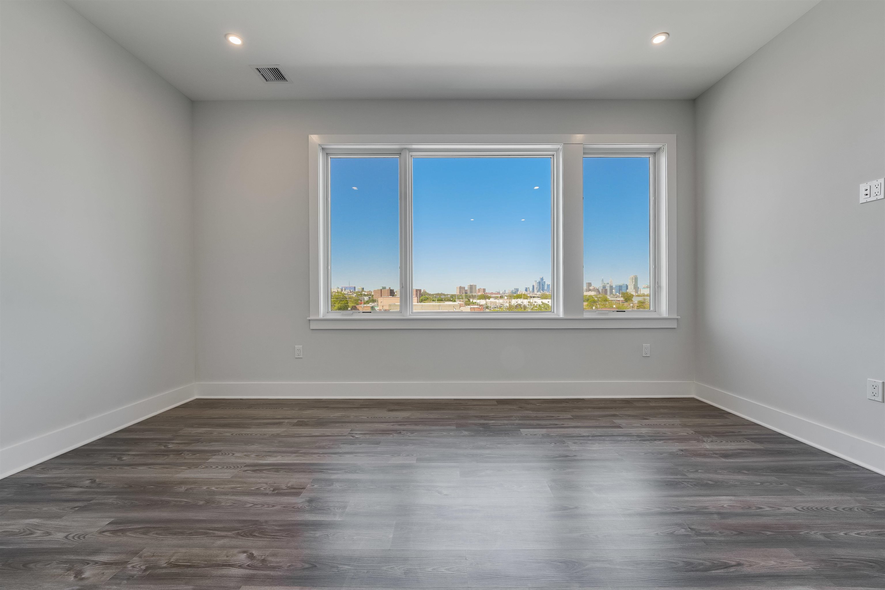 658 Grand St 201 Property Photo 11