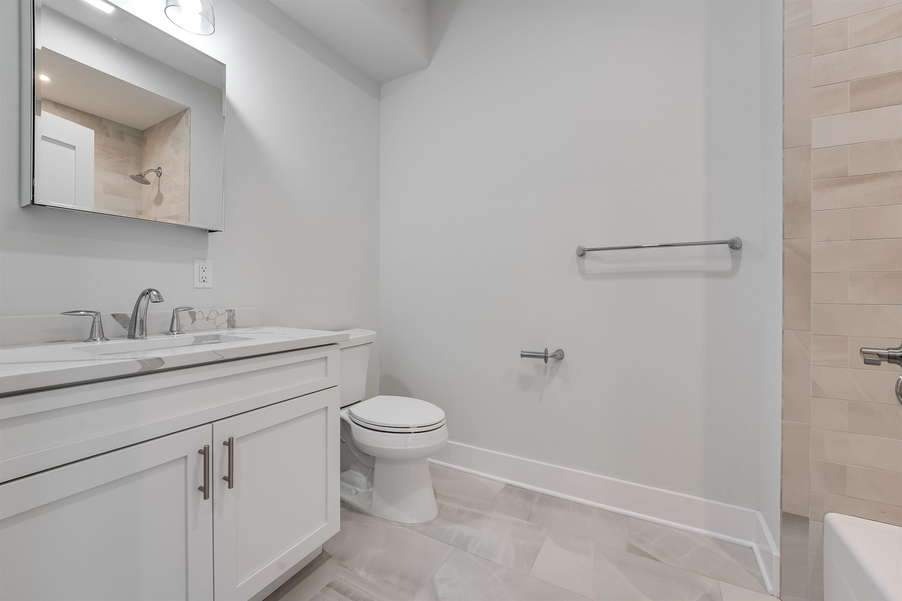 658 Grand St 201 Property Photo 13