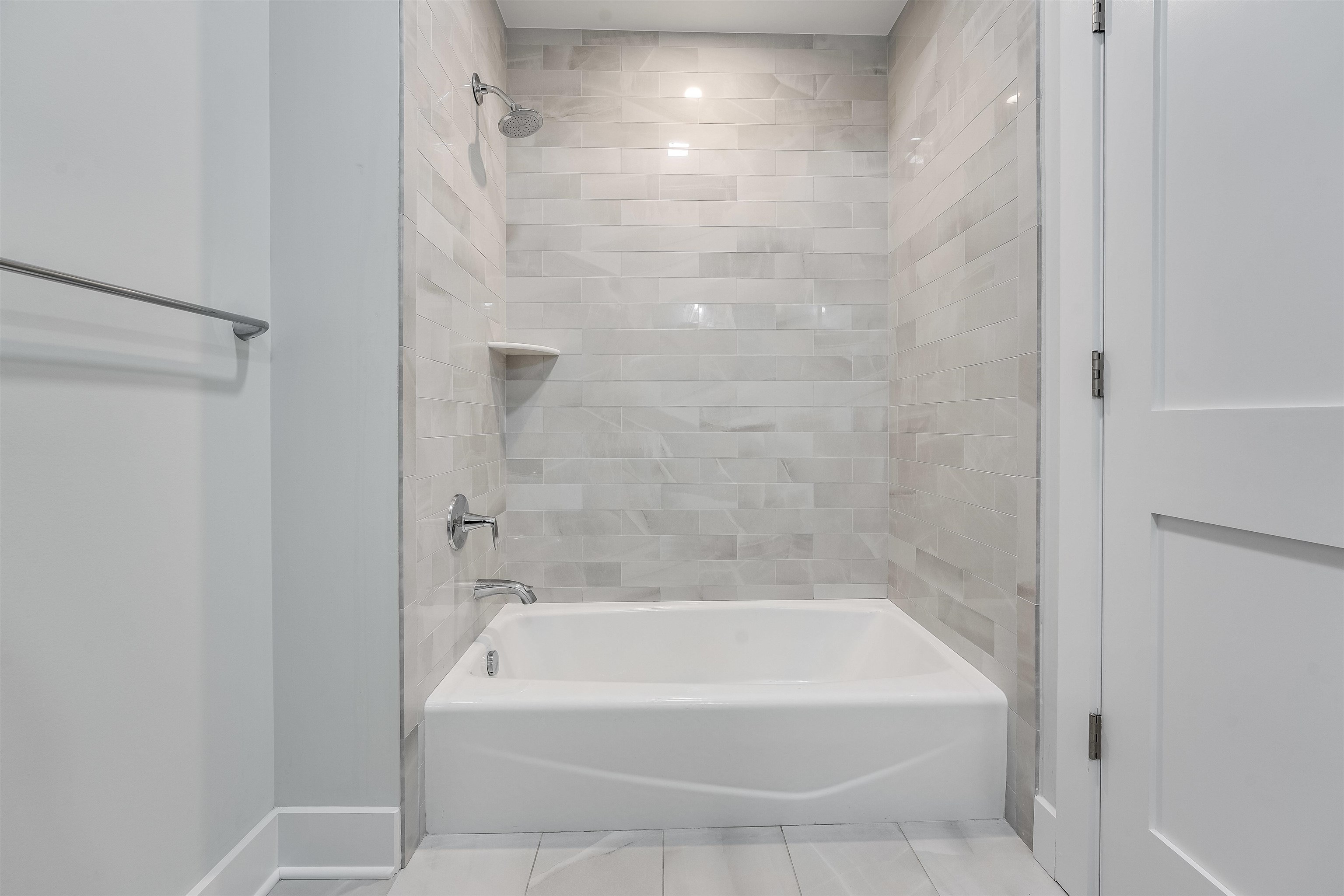 658 Grand St 201 Property Photo 14