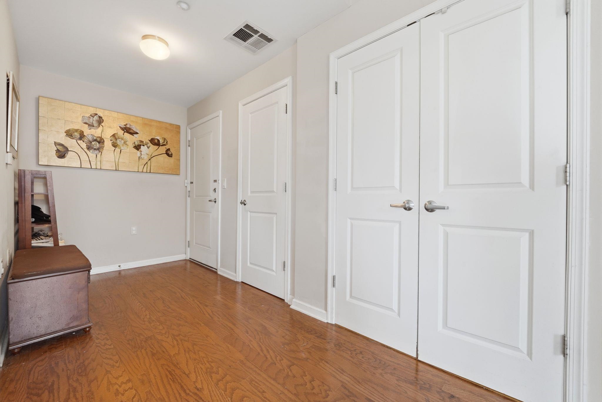 1209 Summit Ave 407 Property Photo 9