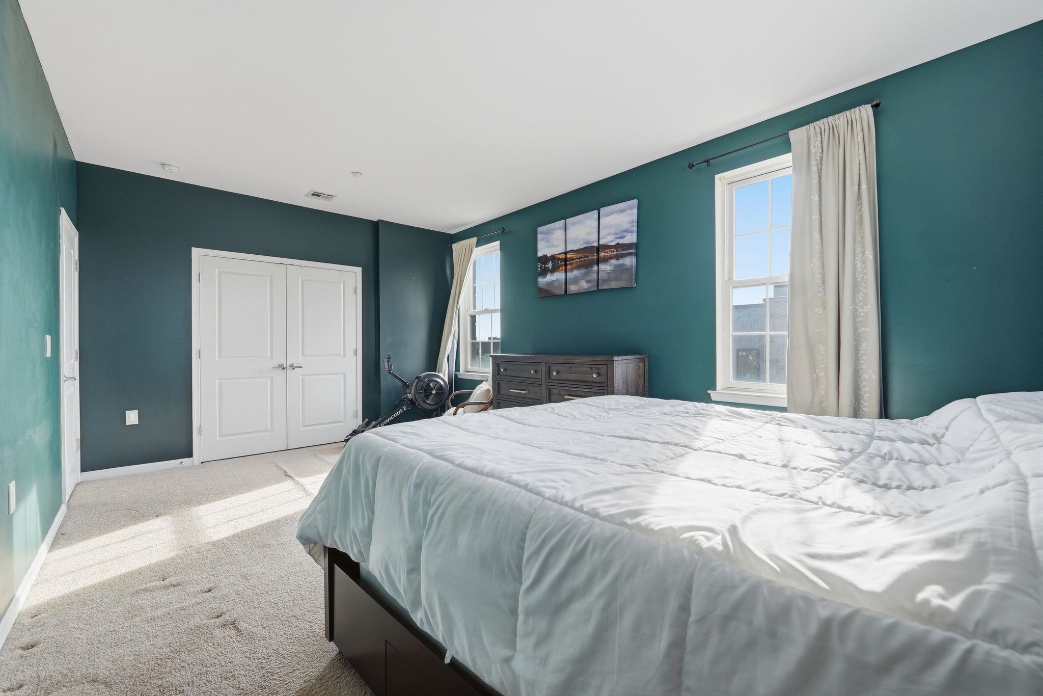 1209 Summit Ave 407 Property Photo 15