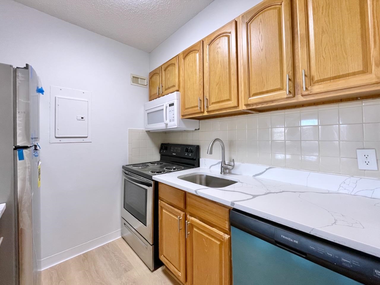 43-49 Van Wagenen Ave 3b Property Photo 4