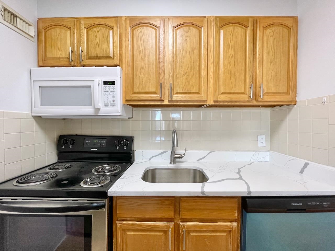 43-49 Van Wagenen Ave 3b Property Photo 5