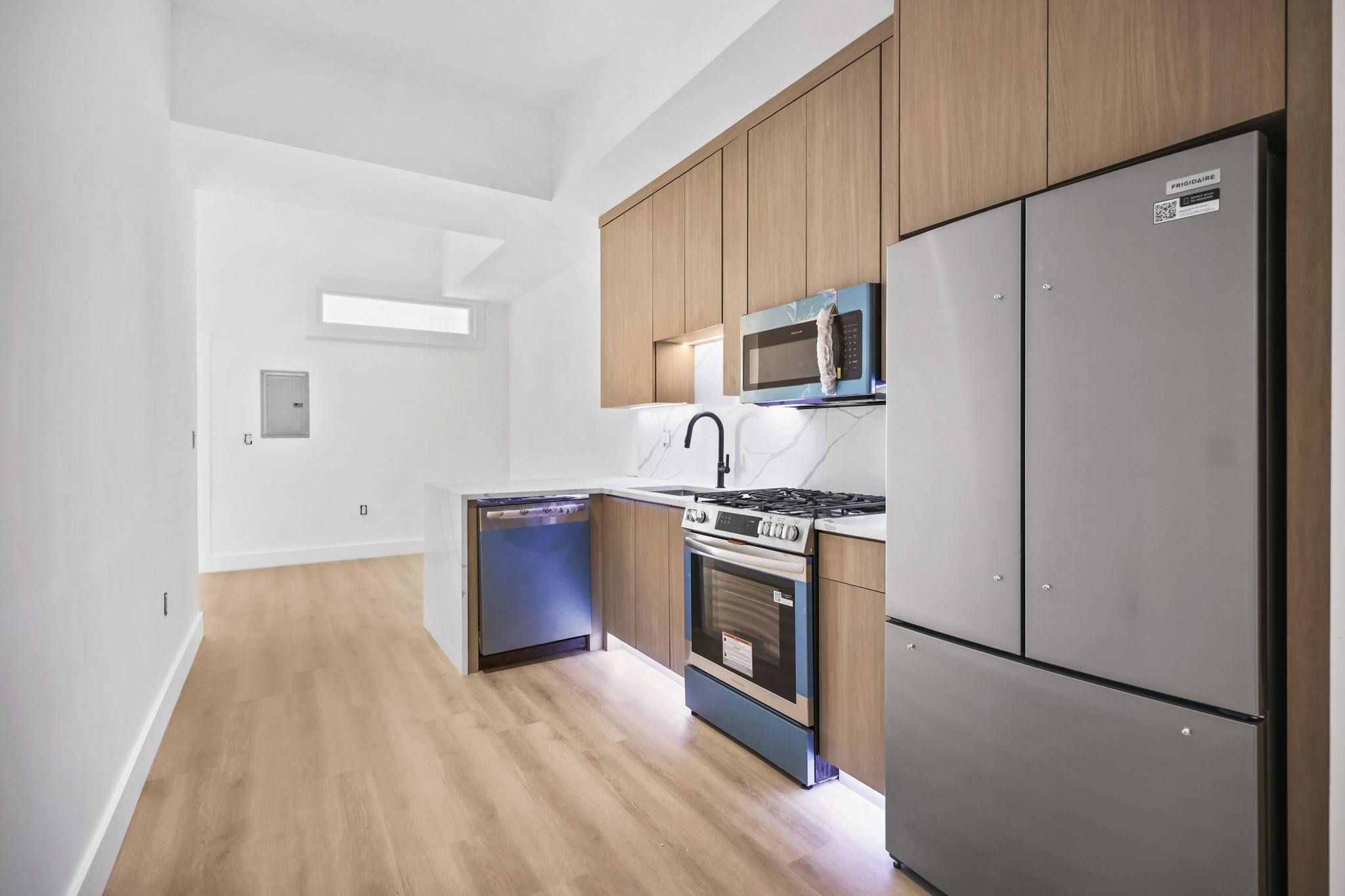 291 New York Ave 4 Property Photo 5