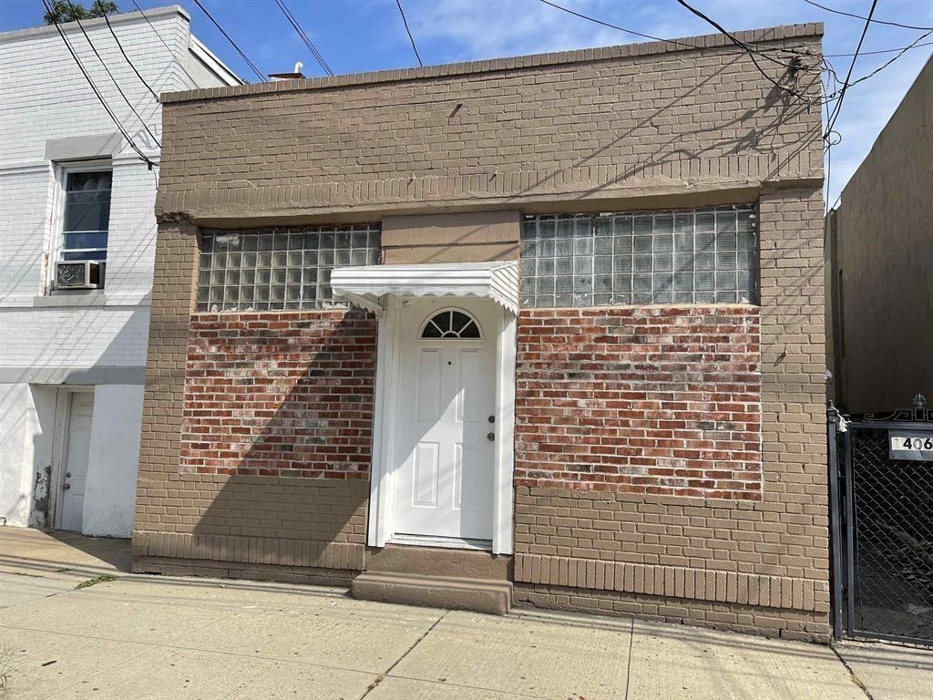 1406 67TH ST Property Photo 1