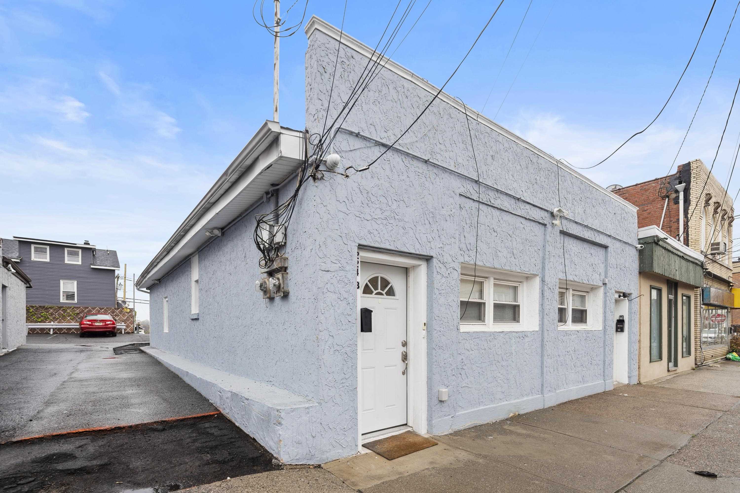 224 MACARTHUR AVE Property Photo 1