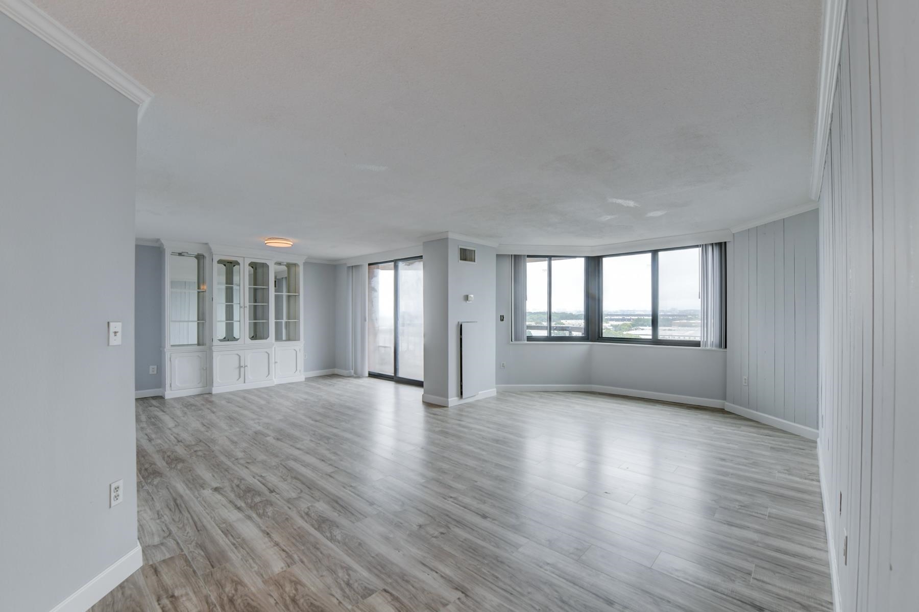 807 HARMON COVE TOWER 807 Property Photo 1