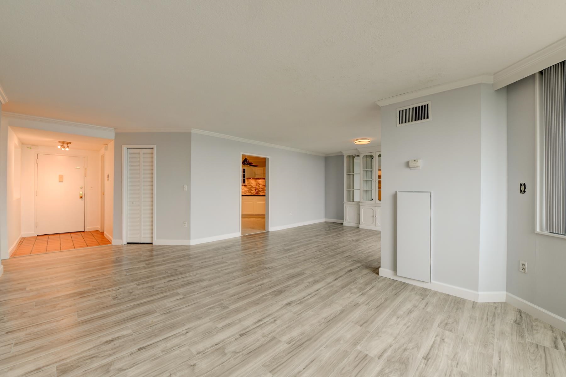 807 Harmon Cove Tower 807 Property Photo 7