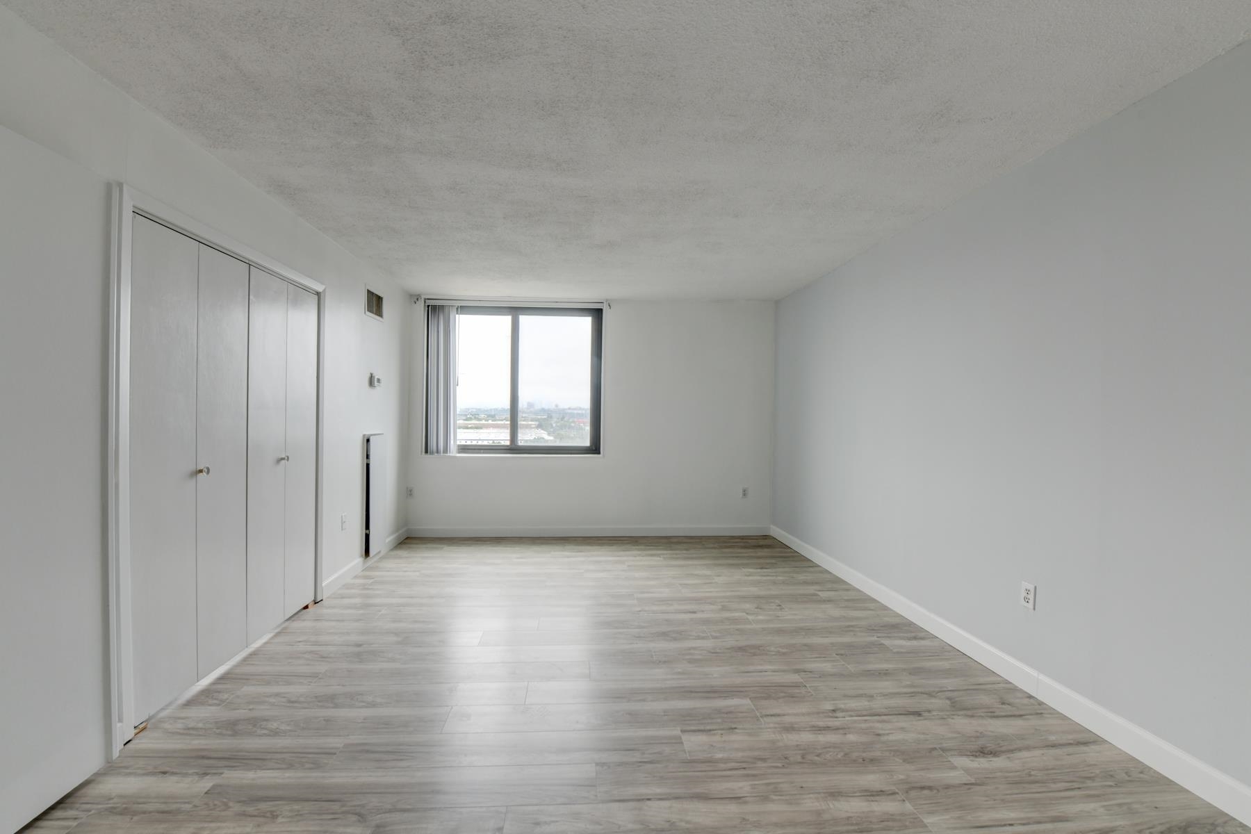 807 Harmon Cove Tower 807 Property Photo 31
