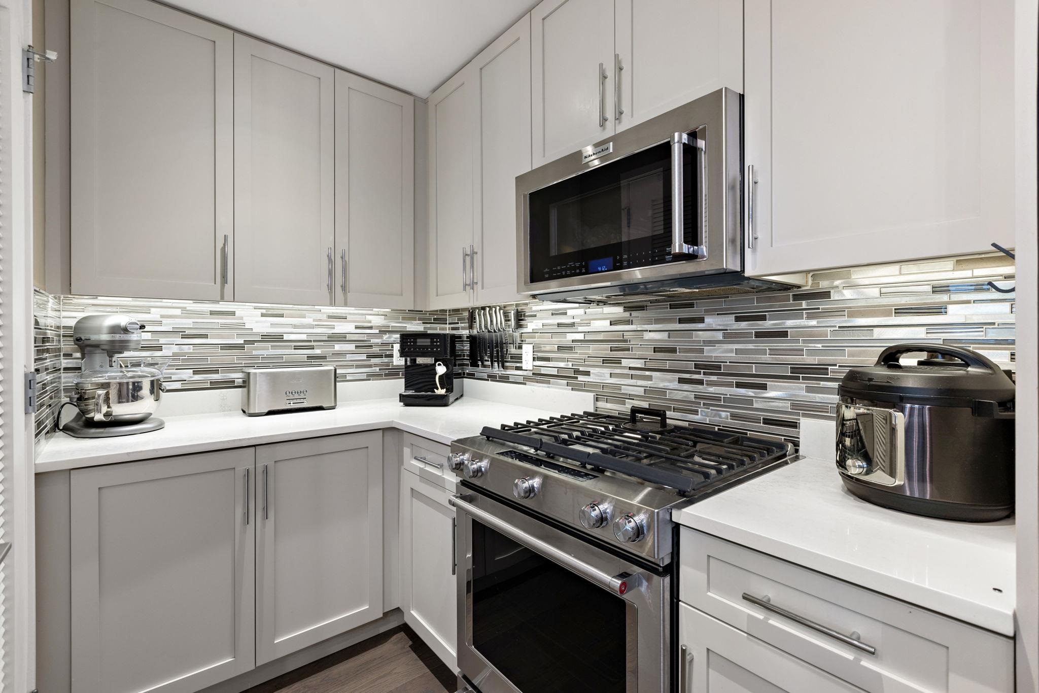 800 Avenue At Port Imperial 318 Property Photo 8