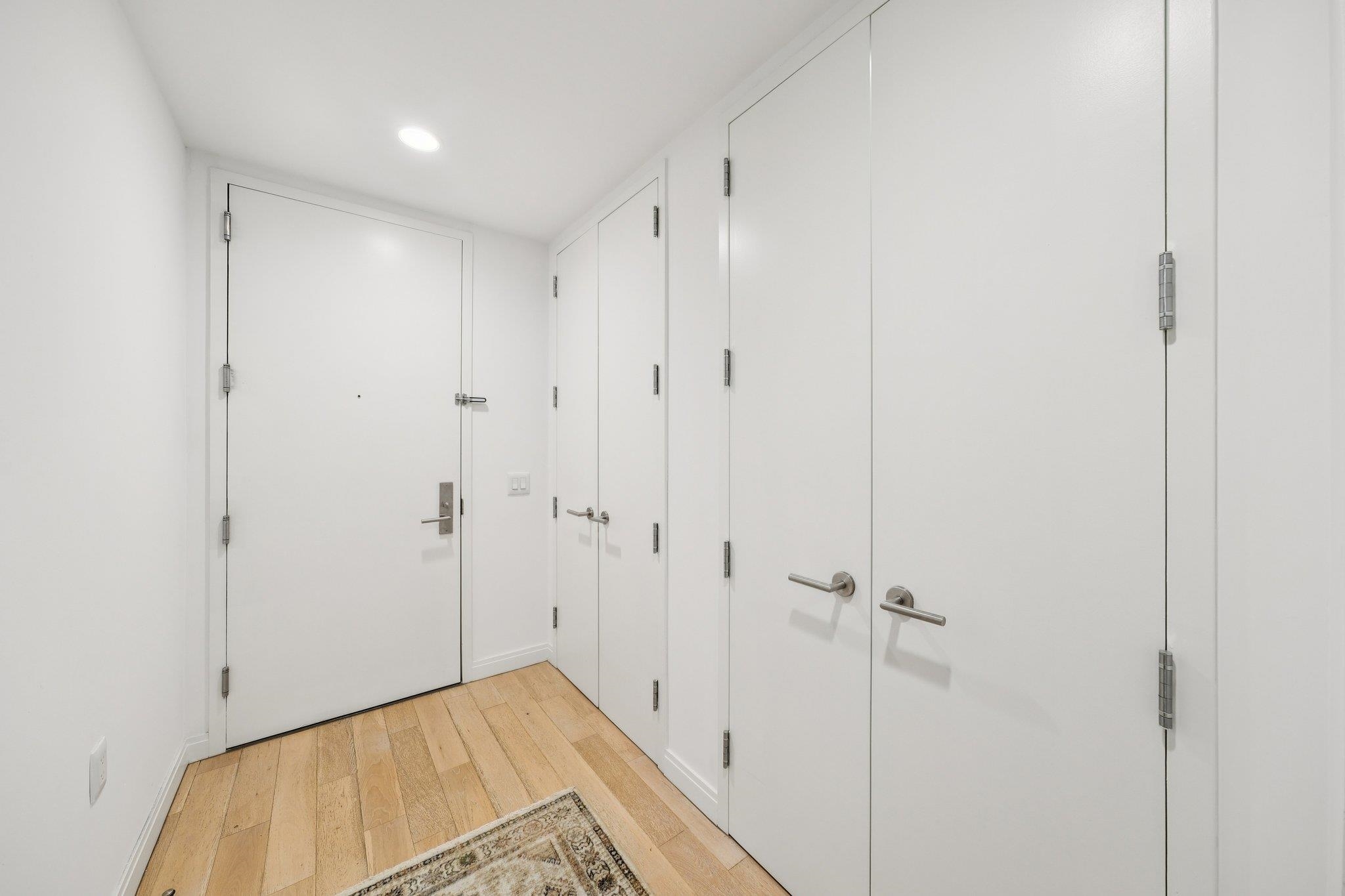 160 1st St 1111 Property Photo 11