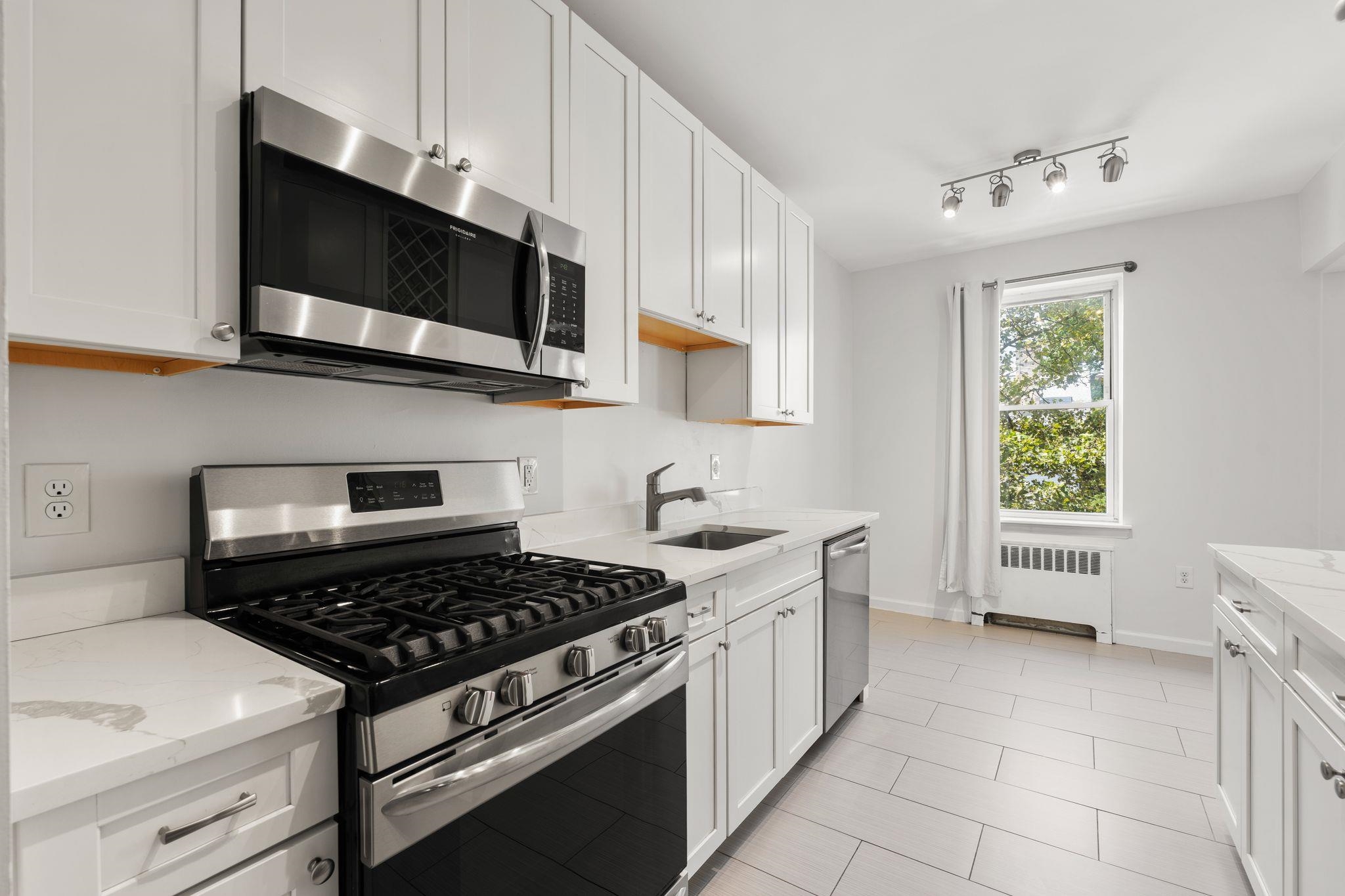 2520 John F Kennedy Blvd 2e Property Photo 8