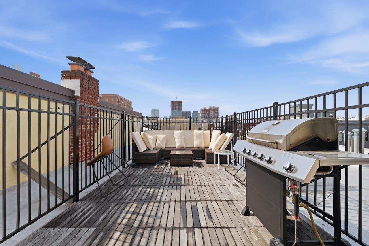 56 3rd St 5 Property Photo 1