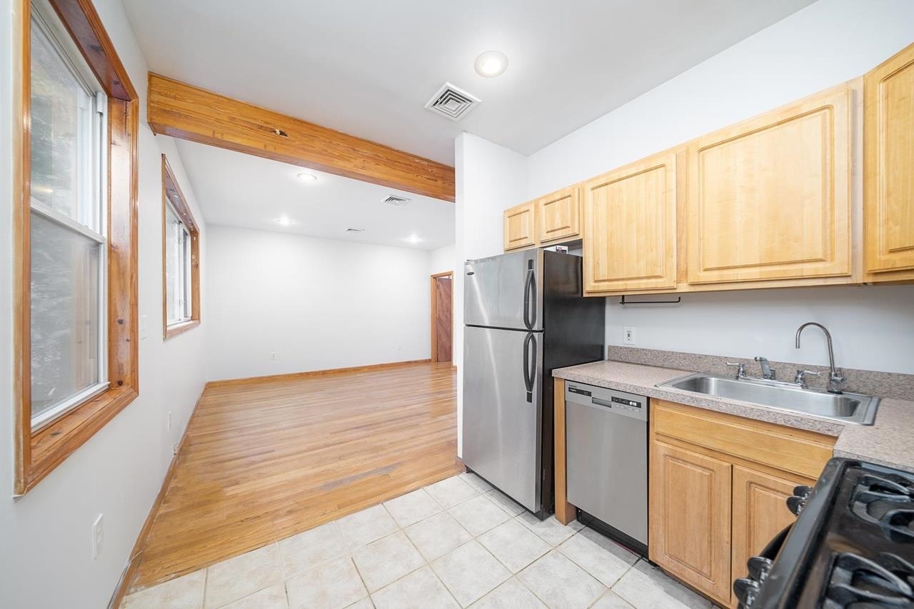 100 Central Ave 3 Property Photo 3