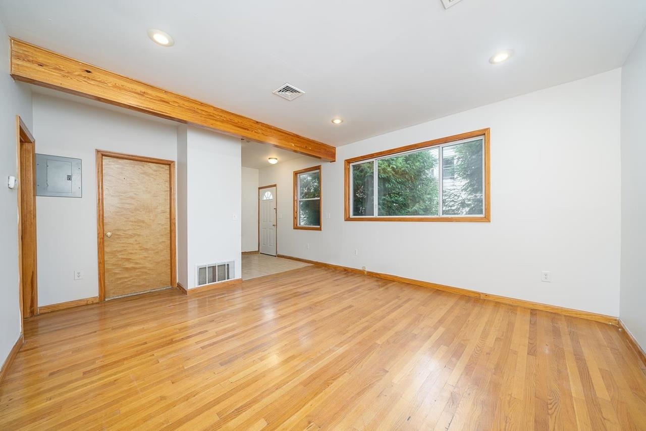 100 Central Ave 3 Property Photo 6