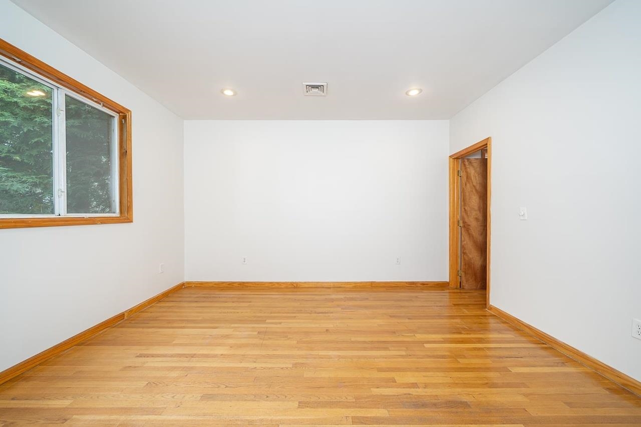 100 Central Ave 3 Property Photo 8