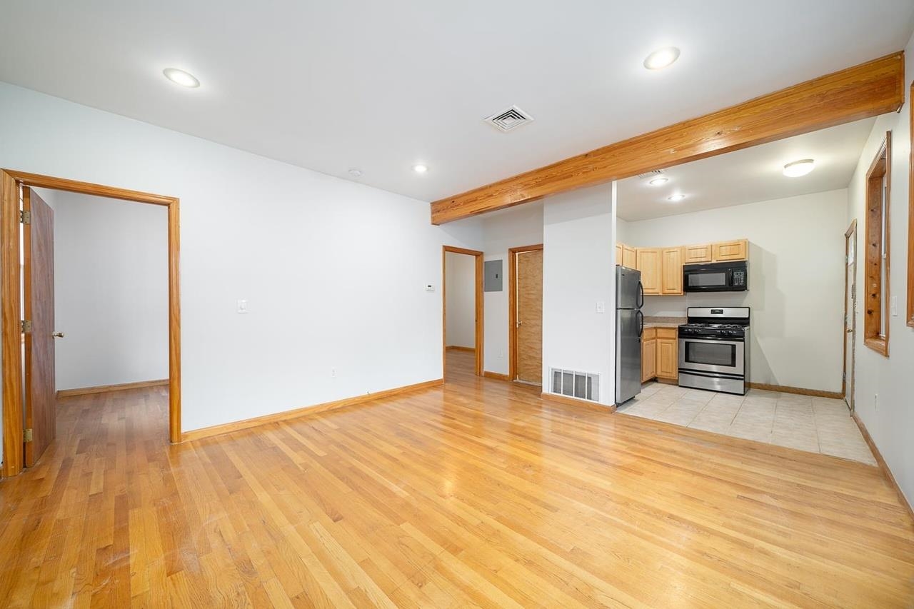 100 Central Ave 3 Property Photo 10