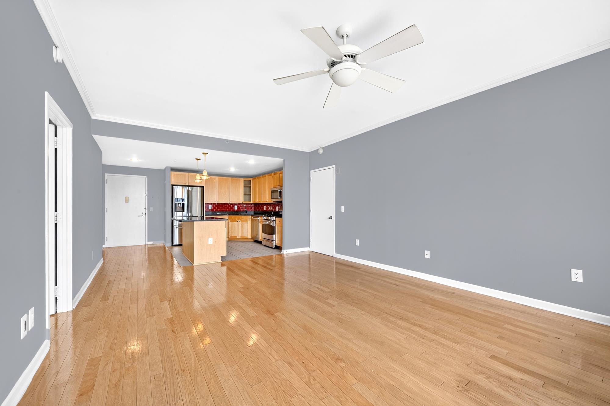 700 Grove St 12j Property Photo 6