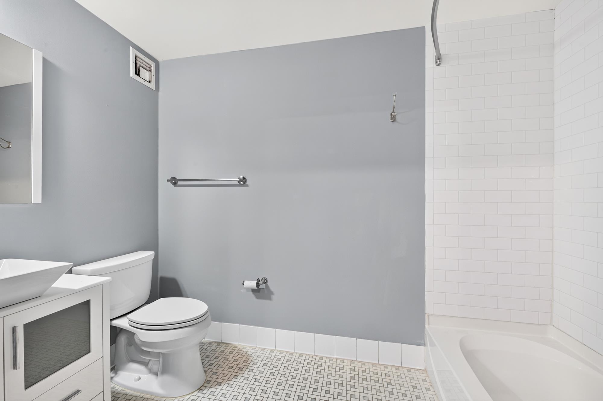 700 Grove St 12j Property Photo 10
